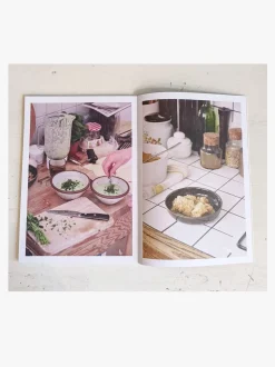 Magazines Kennedy - Eating With Friends Cheap