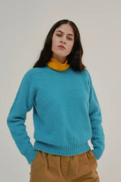 Howlin Shaggy Bear - Sphere (Women) New